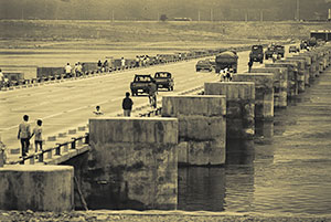 
	1976�� �Ѱ� ������� ����ƴ�. ������ ���ڰ��� �� �ٸ��� ���� ���Ҵ�.
