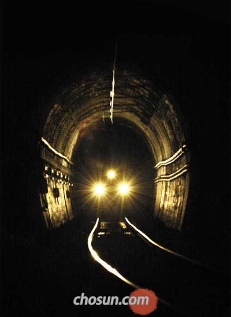 
	���� �ͼ��������� ���߰������, ������ ���ѹα� ����� ��ȯ�� �ư� �޷��Դ�. �� ���̿� ���ѹα��� �����մ� ����� ������ ���ذ���.
