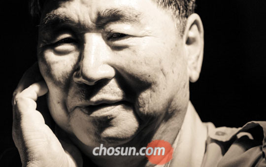 
	1944�� 8�� 2�Ͽ� �¾ �����´� ���ѹα��� �Բ� ���̸� �Ծ���.
